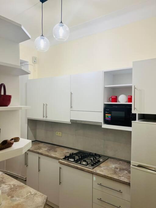 Spacious 2 Bedrooms In The Center Of Yerevan Luaran gambar