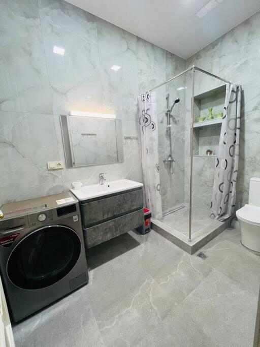 Spacious 2 Bedrooms In The Center Of Yerevan Luaran gambar