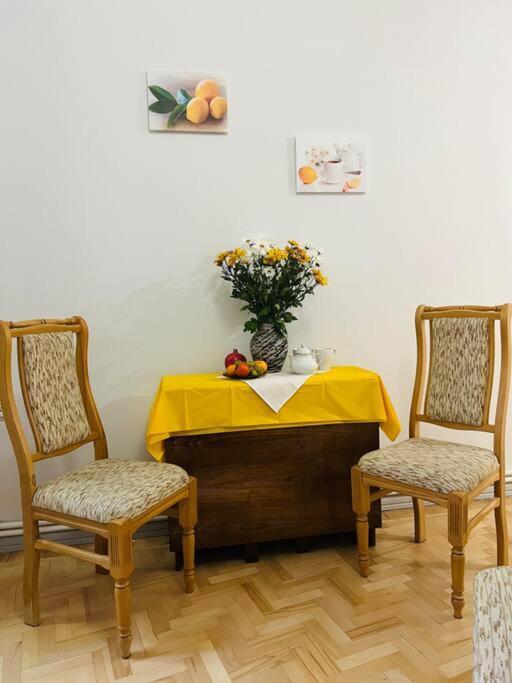 Spacious 2 Bedrooms In The Center Of Yerevan Luaran gambar
